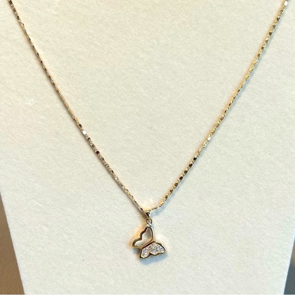 18K Gold Filled Necklace with Butterfly Pendant - NWOT - Picture 2 of 3